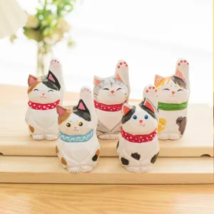 Wooden Lucky Cat Figurine Miniature Basswood Hand Painted Desktop Ornament Home Living Room TV Cabinet Decor Craft Gift