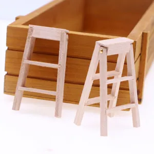 Vista dettagliata di una scala in legno in miniatura, perfetta per bambole e scena BJD.