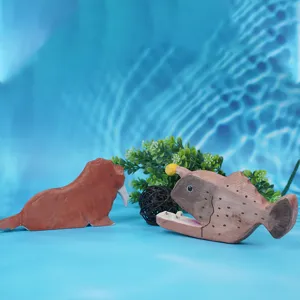 Figura tallada de madera hecha a mano animal de dibujos animados vida marina decoración de escritorio juguete para niños regalo de cumpleaños