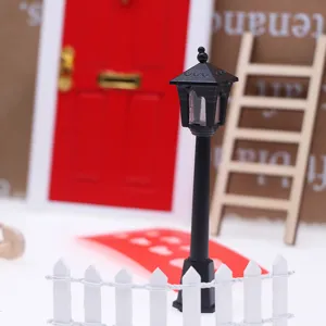 Puppenhaus Miniatur schwarze Straßenlaterne Kunststoff Garten Mikro Landschaft Dekor Modell