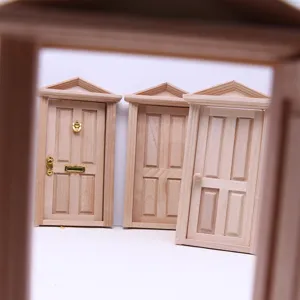 Miniature ξύλινες πόρτες κουκλόσπιτου αξεσουάρ επίπλων για δημιουργικές κατασκευές.
