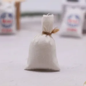 Miniatur Stoff Mehl Beutel Detail Nahaufnahme, niedliche Puppenhaus Küche Szenen Deko.