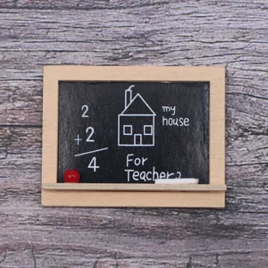 Puppenhaus Miniatur Holztafel Modell, süße Requisite Dekoration für Schreibtisch und Mikrolandschaft.