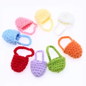 Borsa in lana lavorata a maglia in miniatura per casa delle bambole, mini borsa.