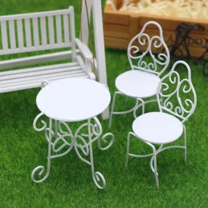 Mini maison de poupée en fer extérieur table à thé chaise jardin scène décors modèle