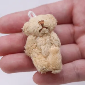 Miniours en peluche détail, mignon pendentif jouet pour décoration de maison de poupée.