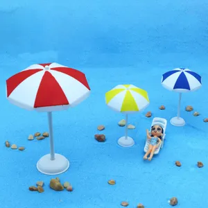 Σετ μινιατούρας ομπρέλας παραλίας με ξαπλώστρα για διακόσμηση μικροτοπίου παχύφυτων.