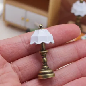 Miniature vintage metal desk lamp dollhouse furniture retro bedside LED light 1/12 scale
