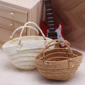 Miniature straw woven basket detail for dollhouse OB11 Blythe scene handmade handbag decor.