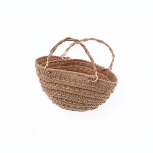 Dollhouse miniature straw woven basket hand bag for OB11 Blythe doll accessories scene play.