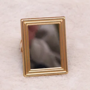 Miniatuur gouden lijst spiegel poppenhuis accessoire BJD micro rekwisiet decoratie.