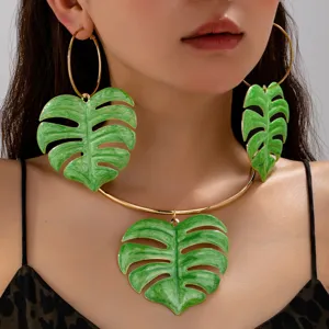 Style Européen Américain Pendentif Feuille de Monstera émail Vert Ras du Cou Boucles d'Oreilles Créoles Bijoux Feuille Tropicale Femme