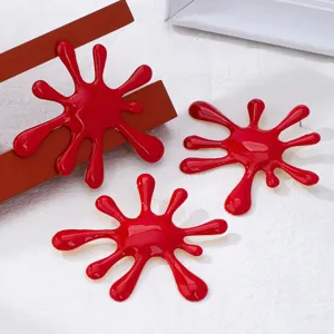 Orecchini a goccia d'olio rosso schizzo retro gioielli irregolari di moda per le donne.