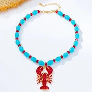 Collar de cuentas azules de vacaciones de verano con lindo colgante de langosta roja, bisutería.