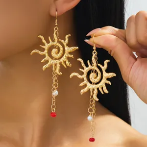 Boucles d'oreilles soleil martelées lourdes vintage avec perles et glands pour femmes