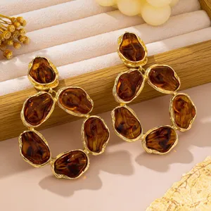 Orecchini pendenti vintage oro resina ambra irregolari grandi accessori moda donna chic