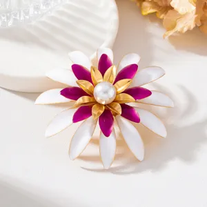 Broche fleur en émail multicouche avec perle, épingle florale élégante pour style quotidien.