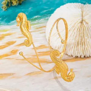 Goldene doppelte Seepferdchen Oberarmreif Armband, stilvoller Strandurlaub Armschmuck Damen.