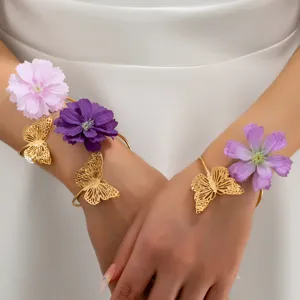 Frische Stoff Blume Hohler Schmetterling Eisenlegierung Offener Armreif Für Damen Künstlerische Metallische Manschette Armband Für Fotoshooting