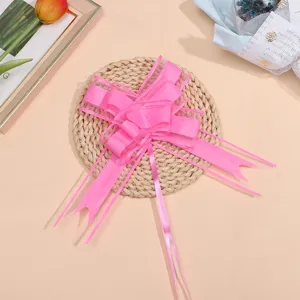 Noeud en organza rose pour emballage cadeau et décoration de voiture de mariage.