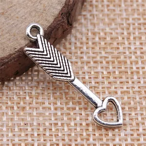 Vintage Ciondoli a Forma di Cuore Arco e Freccia in Lega di Zinco Argento Antico Bronzo per Creazione Gioielli DIY