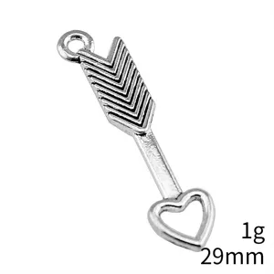 Ciondolo in metallo con cuore e freccia per creazione gioielli fai da te, 29mm 1g.