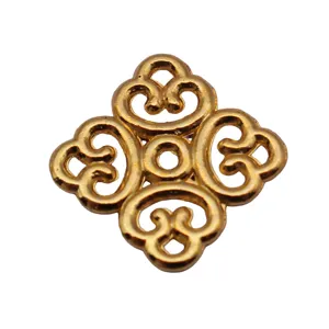 Ciondolo connettore nuvola traforato oro, componente per creazione gioielli fai da te.