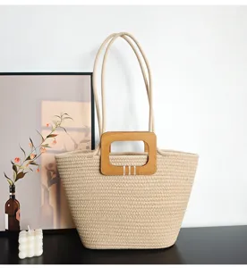 Elegante Stroh gewebte Strandtasche mit Holzgriffen, große Umhängetasche für den Sommer.