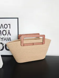 Beige gewebte Tragetasche mit Holzgriffen, stilvolle große lässige Strohhandtasche für Damen.