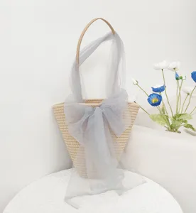 Geflochtene Baumwollseil Schultertasche mit großer eleganter grauer Tüll Schleife Strand Tasche