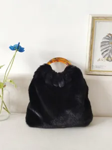 Retro Schwarz Plüsch Handtasche Damen Kunstpelz Große Kapazität Top Handle Tasche Mit Bernstein Harz Ring Griff Old Money Stil Herbst Winter Tasche