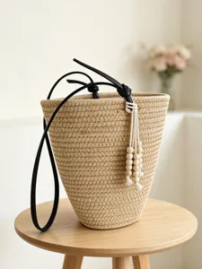 Schicke Stroh Umhängetasche für Damen, retro Beutel Handtasche mit Holzperlen Quasten Dekor.