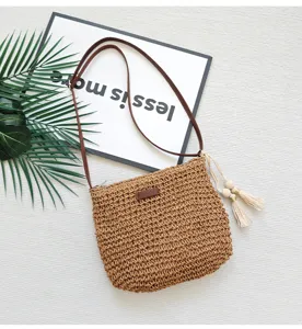 Gewebte Stroh Umhängetasche für Damen, stilvolle Sommerschultertasche mit Quaste und Lederriemen