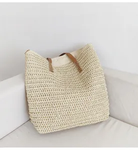 Geflochtene Stroh-Tragetasche Detail, stylische Strand-Schultertasche für Damen Sommer.