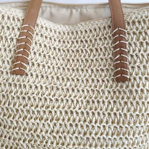 Einfarbige geflochtene Strohtasche Umhängetasche für Strandurlaub und täglichen Gebrauch.