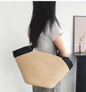 Geflochtene Baumwollseil Tote Bag im Detail, großes Design für Strand und den Alltag.