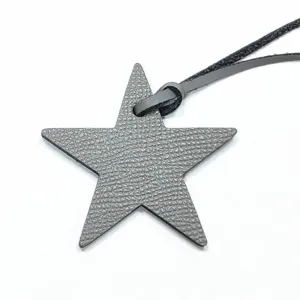 Pendentif étoile en cuir gris accessoire de sac à main pour femmes élégantes et mode chic