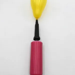 Bomba de aire manual portátil de plástico para inflar globos de fiesta y eventos.