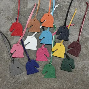 Mini Breloque de Sac Cheval en Cuir Véritable pour Femmes Luxe Cuir de Vachette Rodeo Style Porte-Clés Ornement pour Sac à Main Accessoires de Voiture