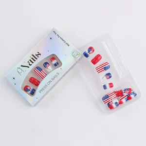 Unghie finte quadrate press-on del Giorno dell'Indipendenza con scatola patriottica.