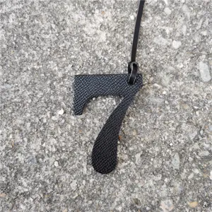 Ciondolo per borsa in pelle numero 7 nero accessorio di modo appendiabiti DIY per zaini