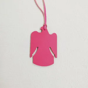 Colgante de bolso de águila de cuero rosa elegante accesorio colgante interior de coche