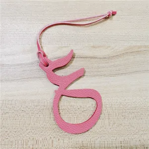 Rosa Leder arabischer Buchstabe Tasche Anhänger, modisches Handtaschen Accessoire Charme.