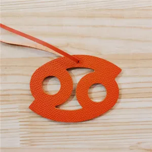 Oranger Leder Krebs Sternzeichen Taschenanhänger Auto Deko modisches Geschenk Accessoire