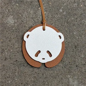 Pendentif de sac en cuir en forme de panda mignon pour femmes mini accessoire détail