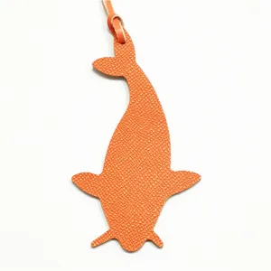 Colgante de bolso de ballena de cuero naranja lindo animal accesorio para cartera de mujer