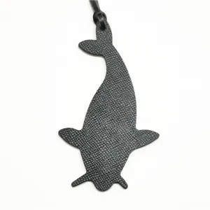 Colgante de bolso de ballena de cuero negro elegante accesorio de bolso para mujeres
