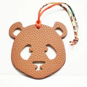 Colgante de bolso panda de cuero con cinta colorida, adorable colgante de animales para bolsos