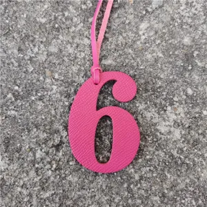 Rosa Leder Nummer 6 Tasche Anhänger DIY Zubehör für personalisierte Handtasche Dekoration.