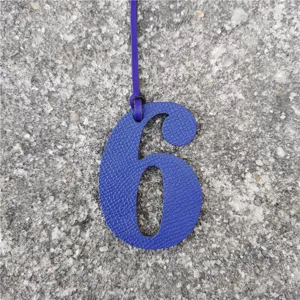 Lila Leder Nummer 6 Taschenanhänger, Luxus DIY Anhänger Zubehör für Handtaschen und Schlüssel.